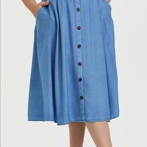 TORRID CHAMBRAY BUTTON MIDI SKIRT